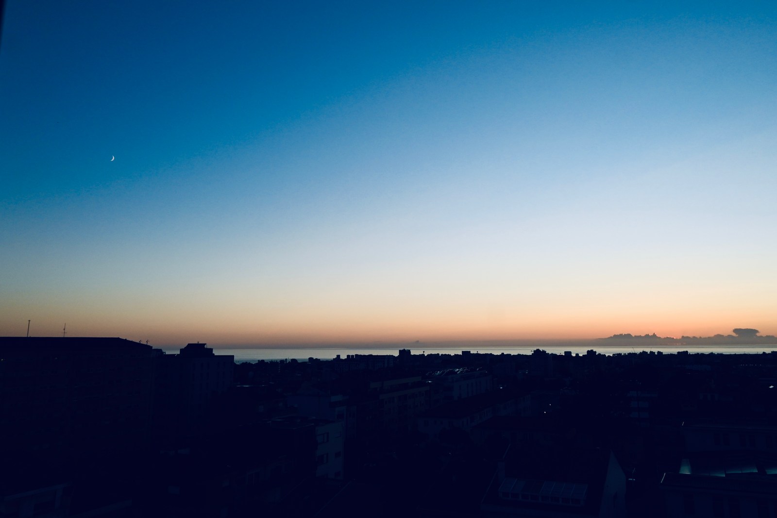 calm, city, coast, minimalism, muted colours, silhouette, solitude