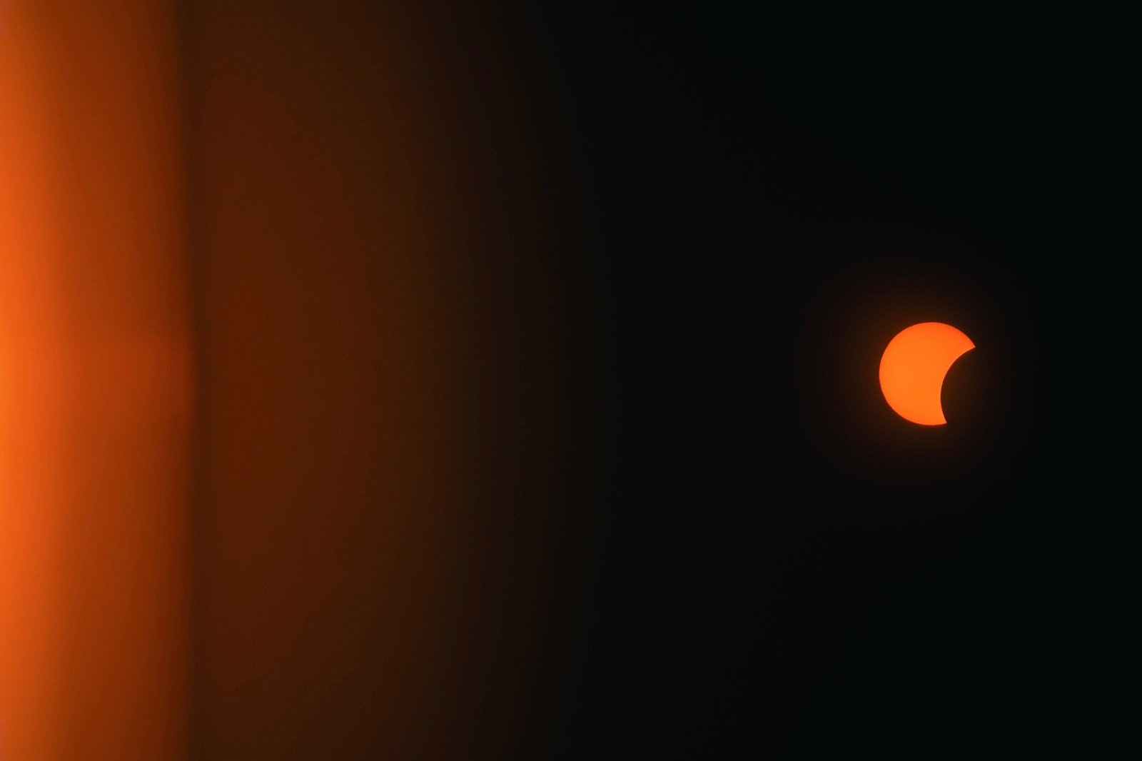 minimalism, solitude, warm light