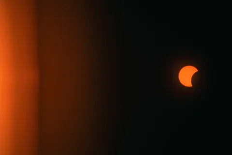 minimalism, solitude, warm light